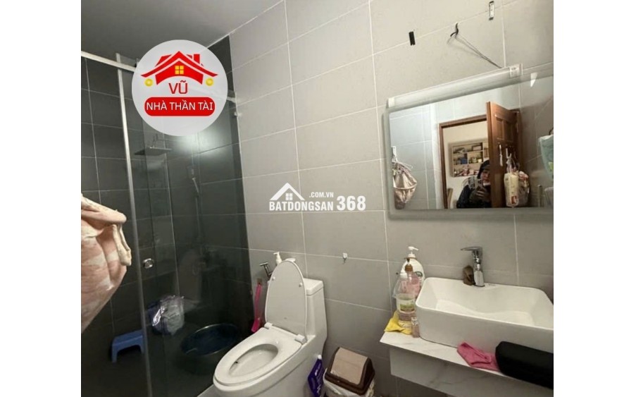 Bán Nhà Đẹp Mặt Tiền Quận 4, gần Vĩnh Khánh, 2 xe hơi tránh, 4 tầng, 5,3 x 9,5m , Nhỉnh 8 Đồng